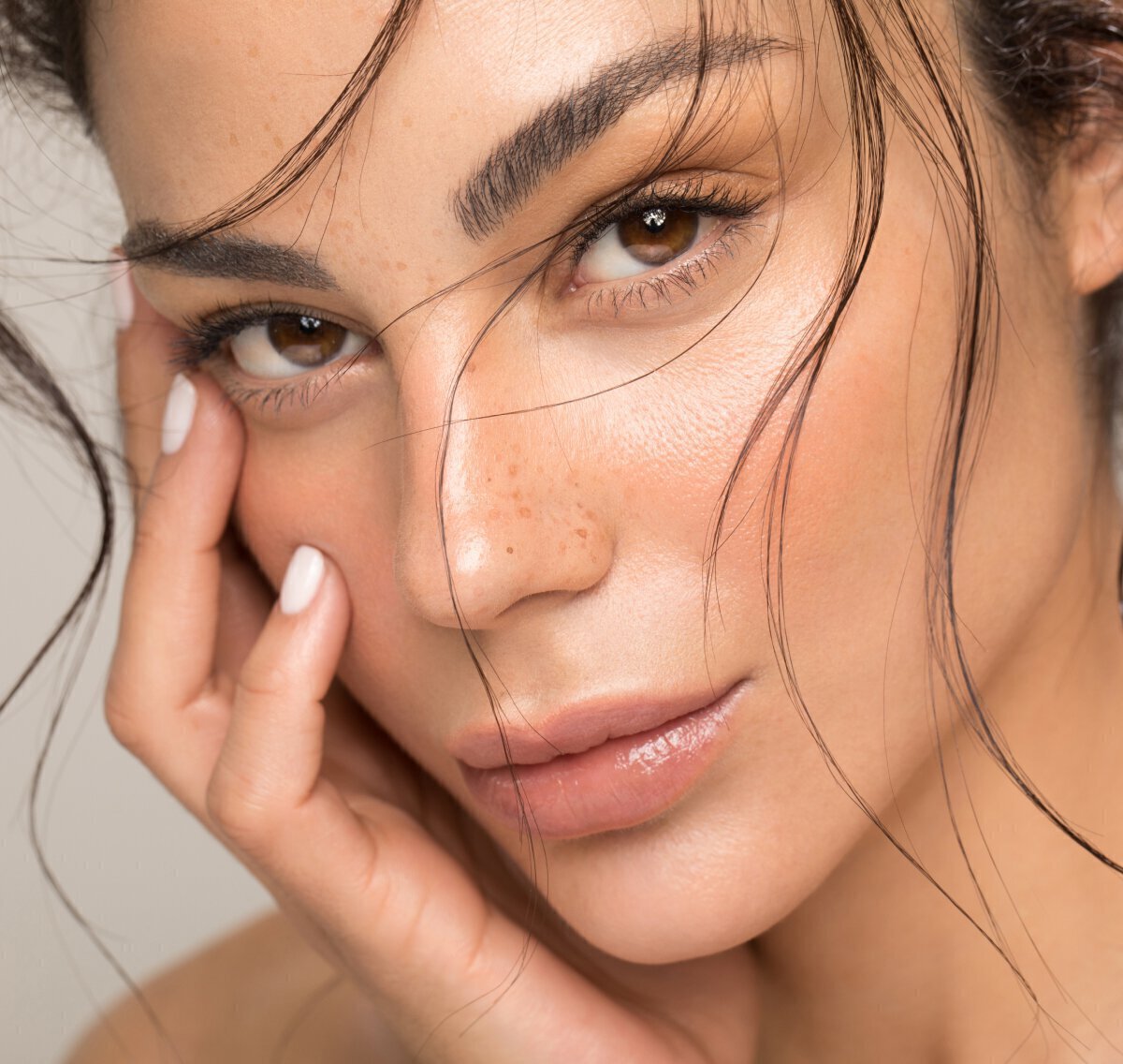 Brooklyn Plastic Surgery Model with brown hair